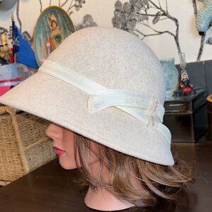 VINTAGE EUC WOOL khaki colored with cream, colored ribbon and silver stitching w